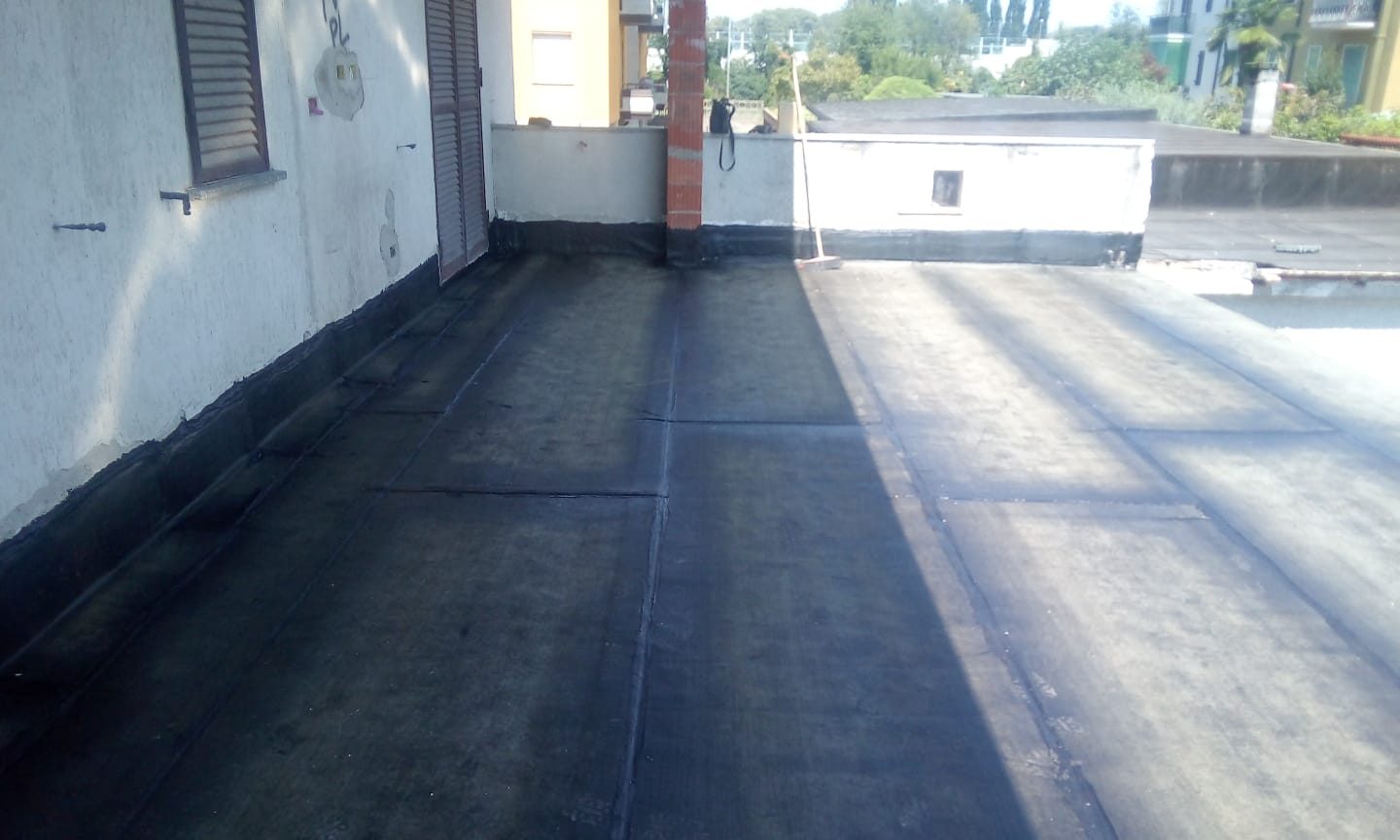 Terrazzo impermeabilizzato con guaina bituminosa saldata a fiamma
